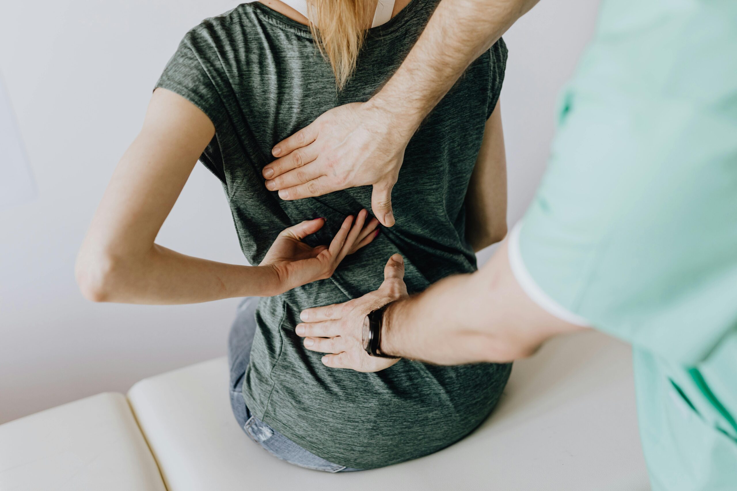 Tratamiento de hernia discal sin cirugía en Cádiz - Instituto Dr. Trinidad